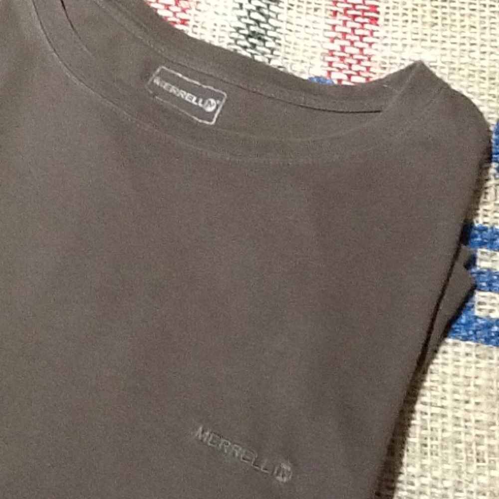 Merrell Embroidered T - Picture 2 of 3